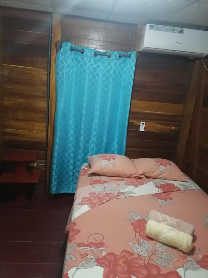 El Jaguar Hostel โบกัสทาวน์ ภายนอก รูปภาพ