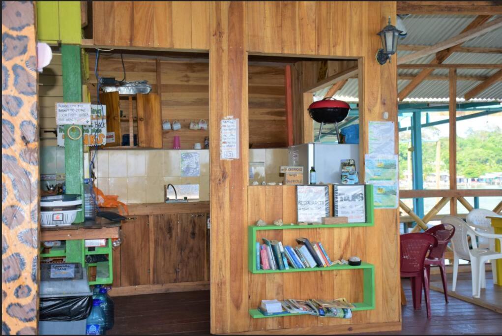 El Jaguar Hostel โบกัสทาวน์ ภายนอก รูปภาพ