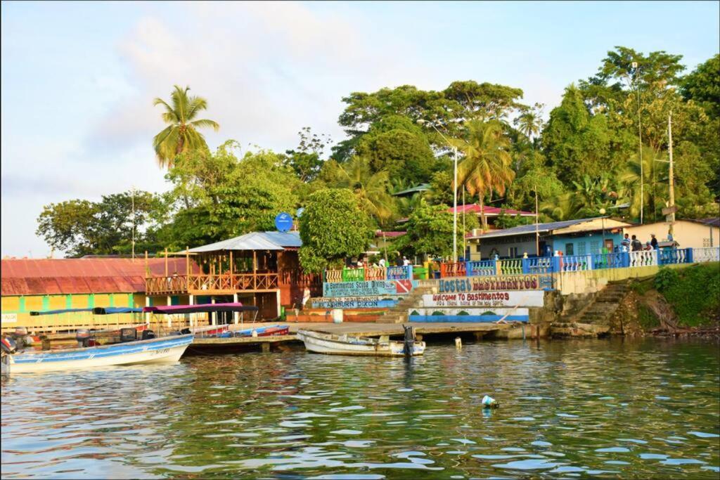 El Jaguar Hostel โบกัสทาวน์ ภายนอก รูปภาพ