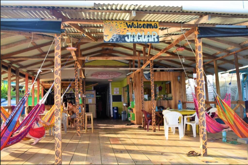 El Jaguar Hostel โบกัสทาวน์ ภายนอก รูปภาพ
