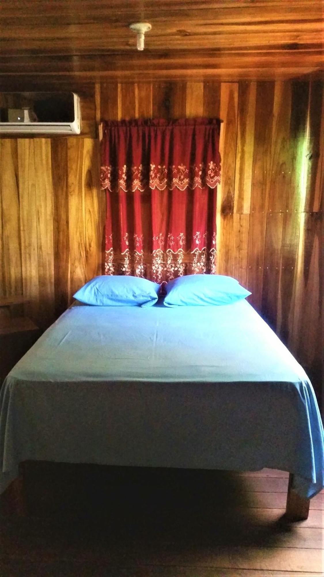 El Jaguar Hostel โบกัสทาวน์ ภายนอก รูปภาพ